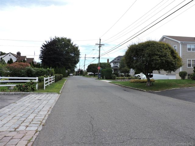 94 Locust Avenue, Scarsdale, NY 10583