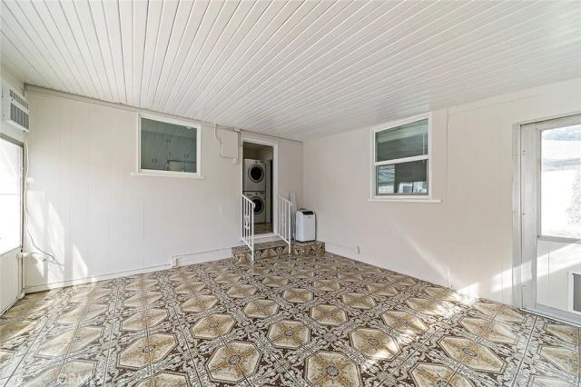 348 W Spazier Avenue, Burbank, CA 91506
