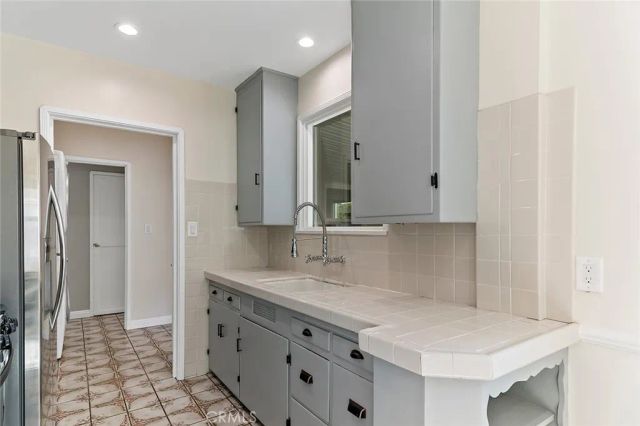 348 W Spazier Avenue, Burbank, CA 91506