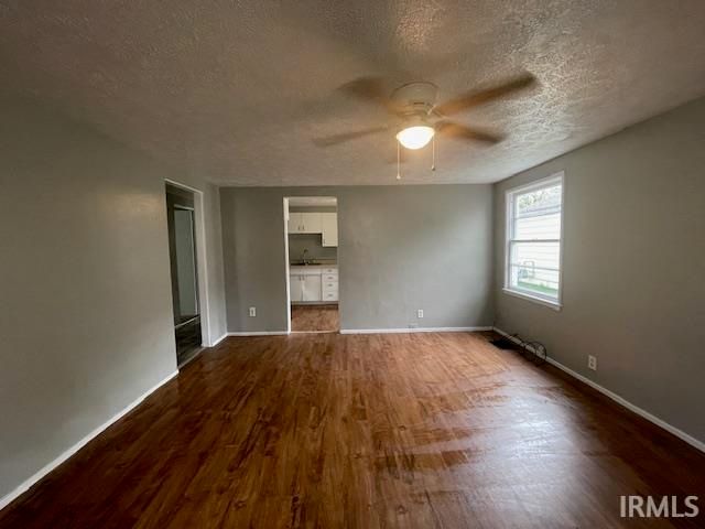 1233 Huey Street, South Bend, IN 46628