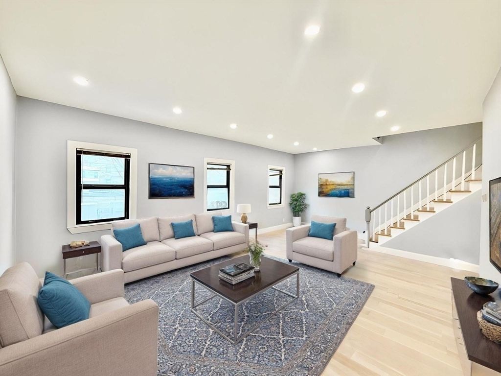 15 Berwick St 15, Melrose, MA 02176