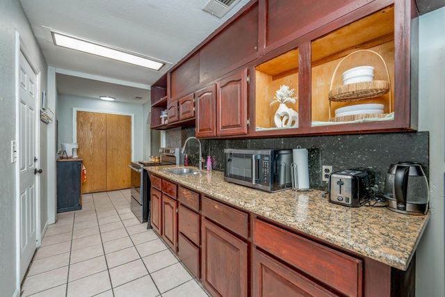 739 N Mount Carmel, Wichita, KS 67203