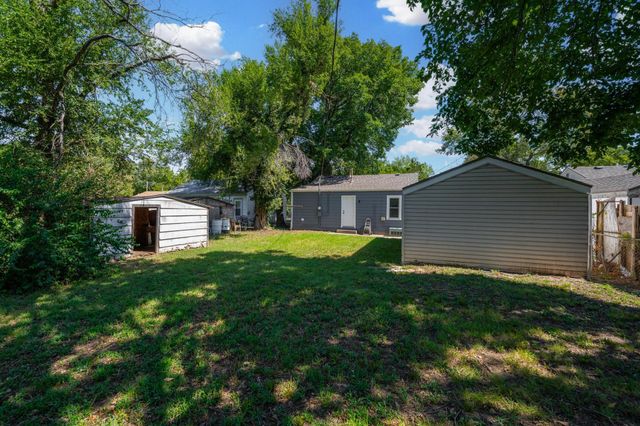 739 N Mount Carmel, Wichita, KS 67203