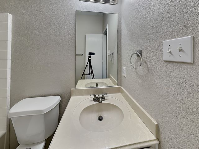 10008 Blue Bell Drive, Fort Worth, TX 76108