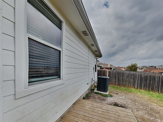 10008 Blue Bell Drive, Fort Worth, TX 76108