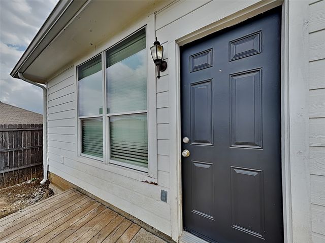 10008 Blue Bell Drive, Fort Worth, TX 76108