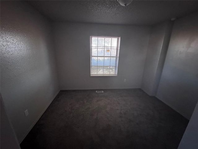 6811 Lyrewood Lane, Oklahoma City, OK 73132