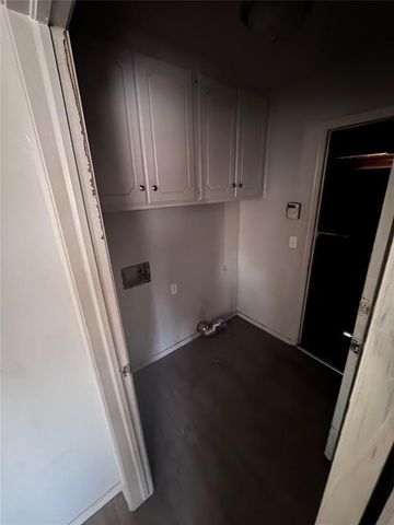 6811 Lyrewood Lane, Oklahoma City, OK 73132