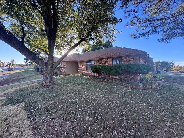 6811 Lyrewood Lane, Oklahoma City, OK 73132