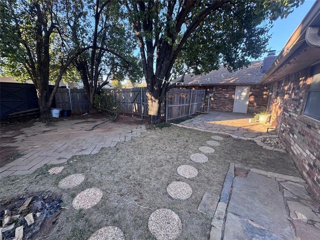 6811 Lyrewood Lane, Oklahoma City, OK 73132