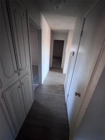 6811 Lyrewood Lane, Oklahoma City, OK 73132