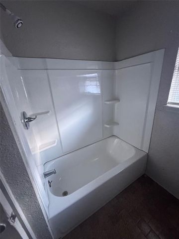 6811 Lyrewood Lane, Oklahoma City, OK 73132