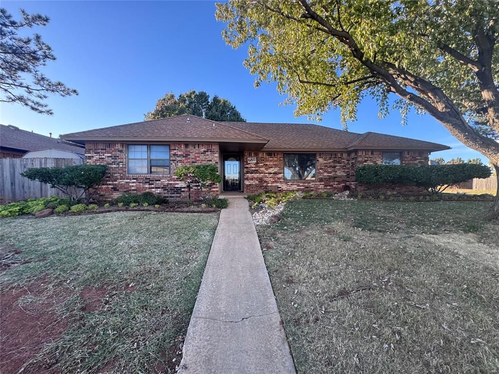 6811 Lyrewood Lane, Oklahoma City, OK 73132