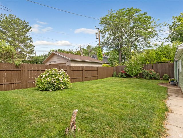 857 E WESTMINSTER AVE, Salt Lake City, UT 84105