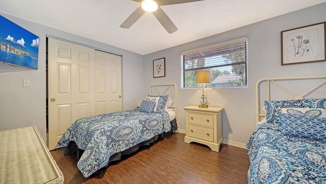 6061 BORDER LANE, Sarasota, FL 34231