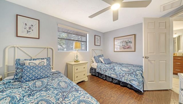 6061 BORDER LANE, Sarasota, FL 34231