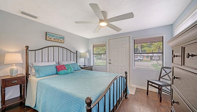 6061 BORDER LANE, Sarasota, FL 34231