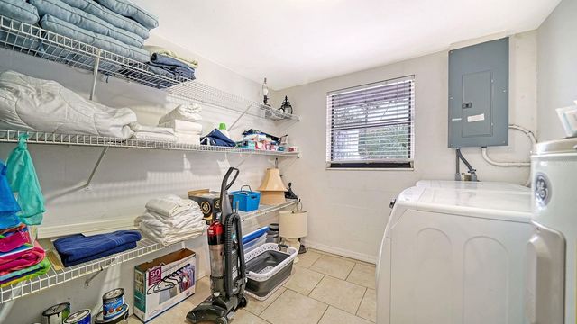 6061 BORDER LANE, Sarasota, FL 34231
