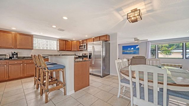 6061 BORDER LANE, Sarasota, FL 34231
