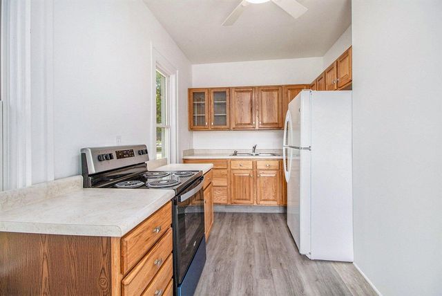 501 E Paw Paw Street, Paw Paw, MI 49079