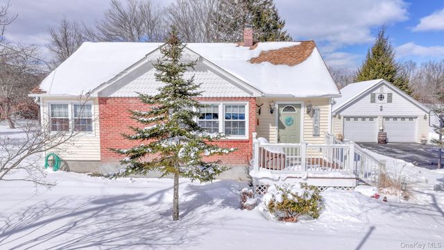 108 St Andrews Road, Walden, NY 12586