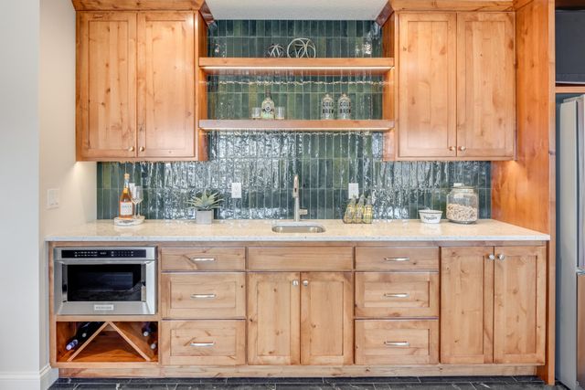 14325 Brockton Lane, Rogers, MN 55374