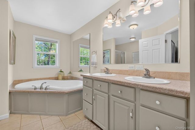 4 Lisa Lane, Hopewell Junction, NY 12533