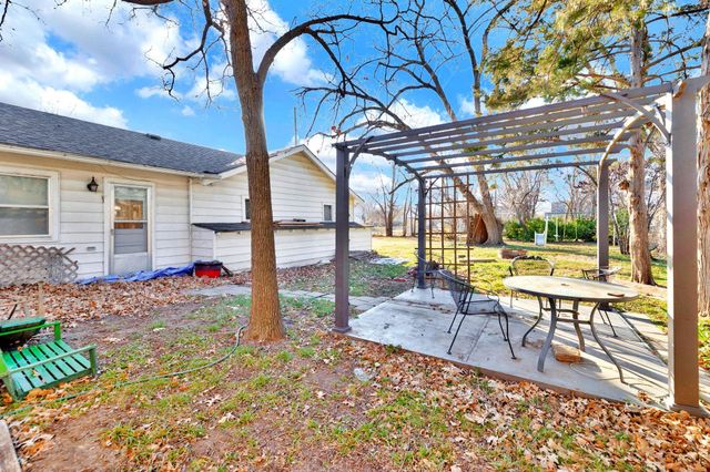201 N Meridian Ave, Wichita, KS 67203