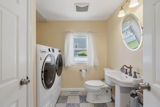 35 Kendrick Road, Wakefield, MA 01880