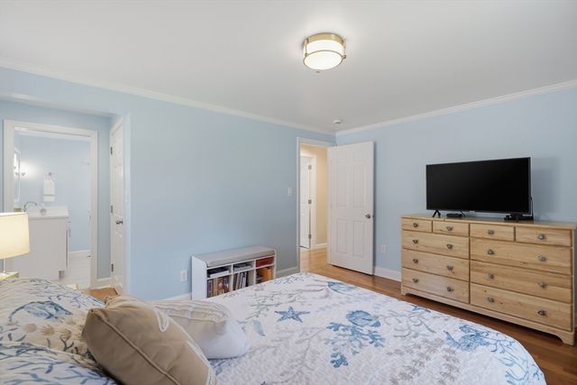 35 Kendrick Road, Wakefield, MA 01880