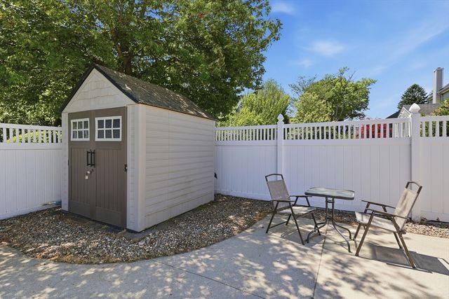35 Kendrick Road, Wakefield, MA 01880