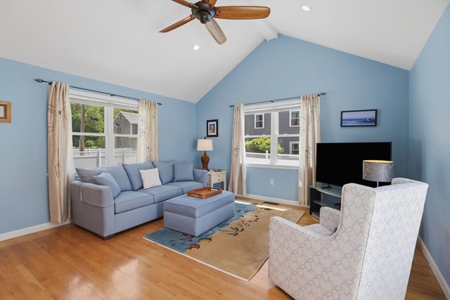 35 Kendrick Road, Wakefield, MA 01880