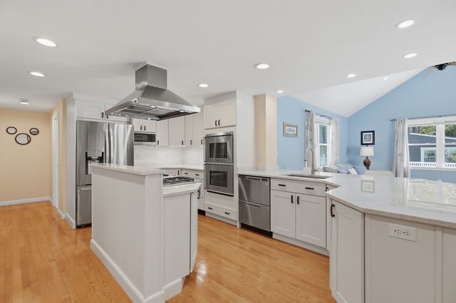 35 Kendrick Road, Wakefield, MA 01880