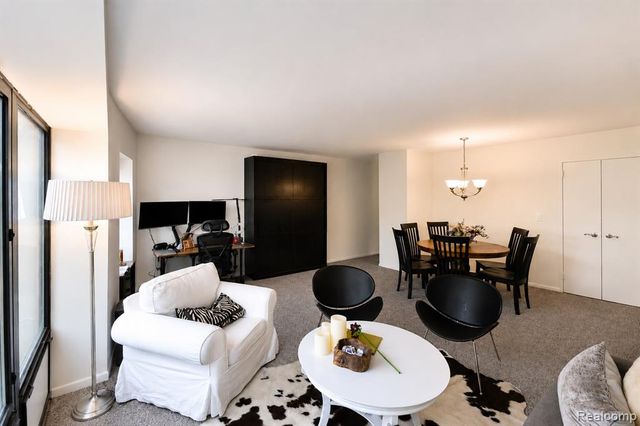 5000 Town Center 307, Southfield, MI 48075