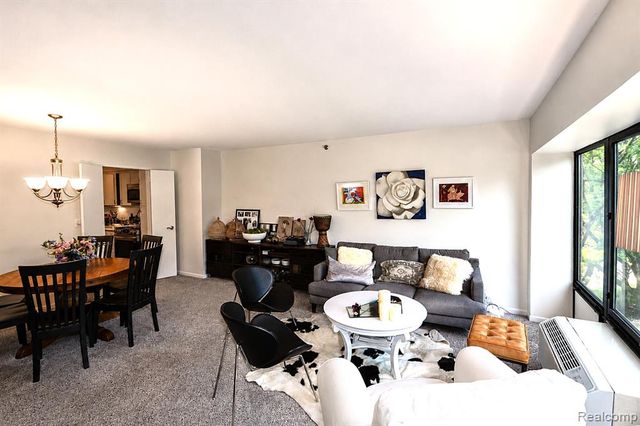 5000 Town Center 307, Southfield, MI 48075