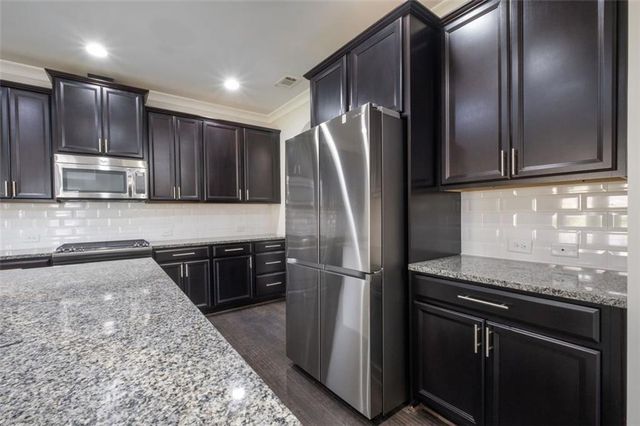 2166 DERBYSHIRE SW Drive, Marietta, GA 30064