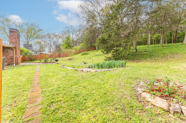 6524 Brownlee Dr, Nashville, TN 37205