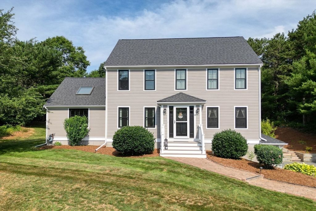 18 Nor'east Ln, Plymouth, MA 02360