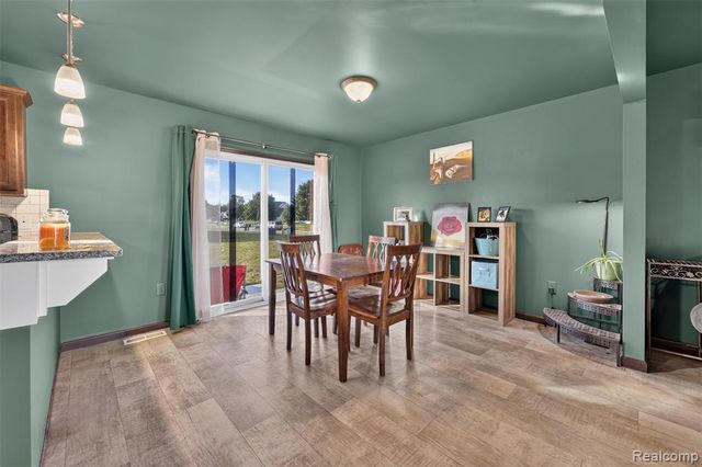 4080 Meadow Walk Boulevard, Grand Blanc, MI 48439