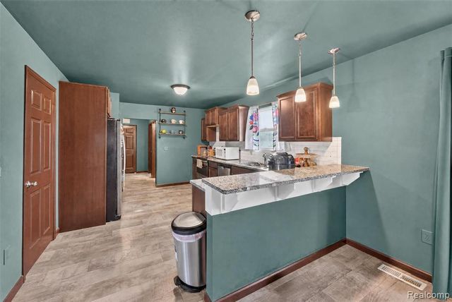 4080 Meadow Walk Boulevard, Grand Blanc, MI 48439