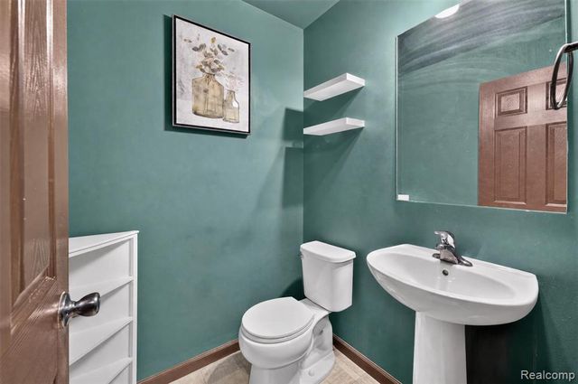 4080 Meadow Walk Boulevard, Grand Blanc, MI 48439