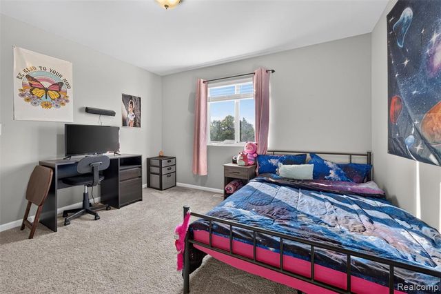 4080 Meadow Walk Boulevard, Grand Blanc, MI 48439