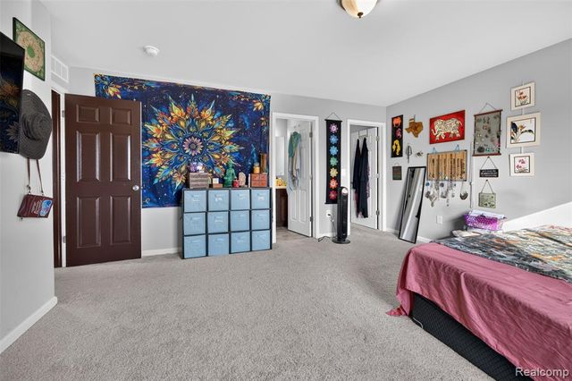 4080 Meadow Walk Boulevard, Grand Blanc, MI 48439