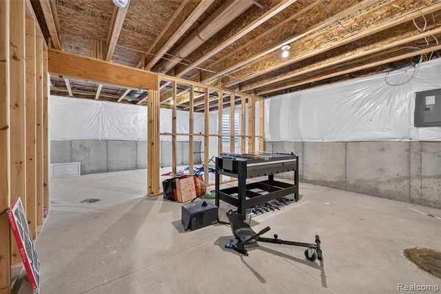 4080 Meadow Walk Boulevard, Grand Blanc, MI 48439