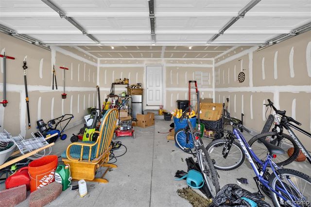 4080 Meadow Walk Boulevard, Grand Blanc, MI 48439