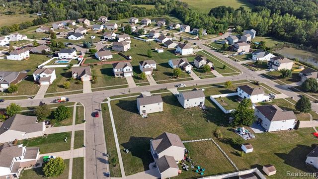 4080 Meadow Walk Boulevard, Grand Blanc, MI 48439