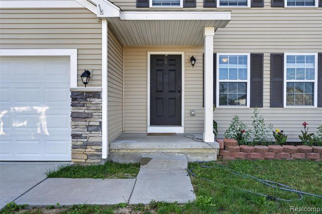 4080 Meadow Walk Boulevard, Grand Blanc, MI 48439