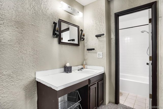 7373 W Florida Avenue E, Lakewood, CO 80232