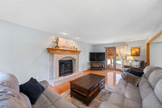 114 Shawnee Circle, Louisville, OH 44641