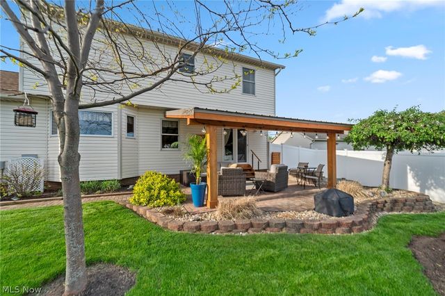 114 Shawnee Circle, Louisville, OH 44641